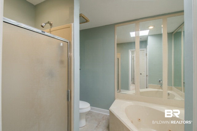 6968 Hedgestone Way Mobile, AL 36608 - Photo 28 of 44 Jetted Garden Tub