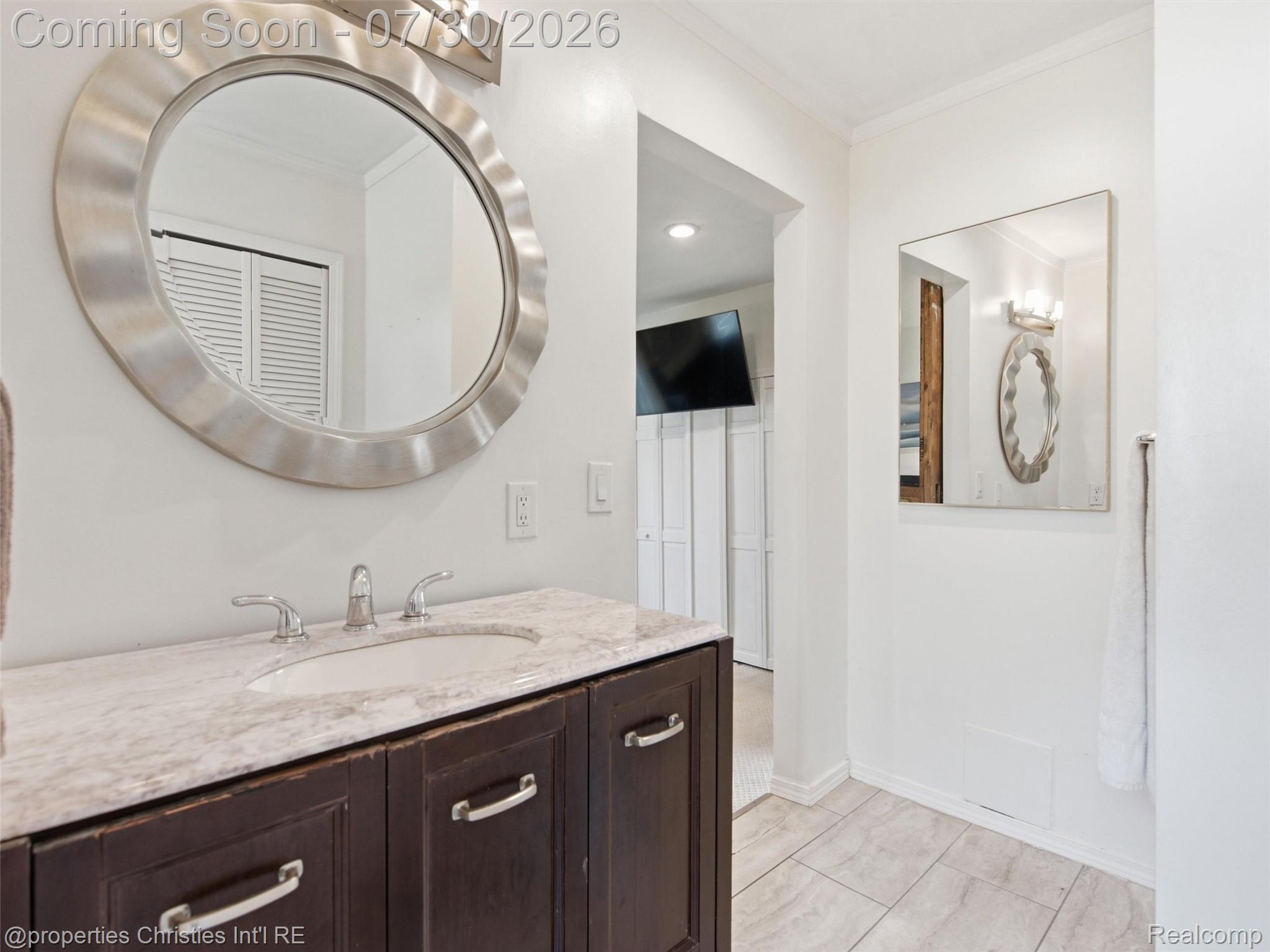 1642 Harvard Road Berkley, MI 48072 - Photo 18 of 29 Primary Bathroom