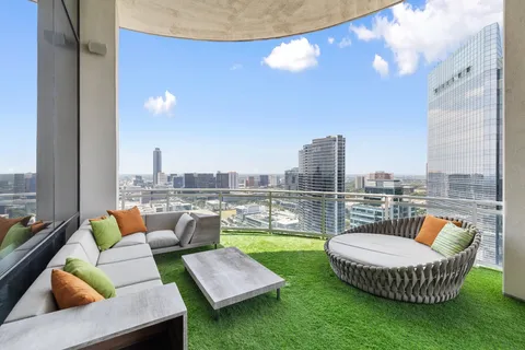$2,295,000 | 1409 Post Oak Boulevard, Unit 2702, Houston, TX 77056
