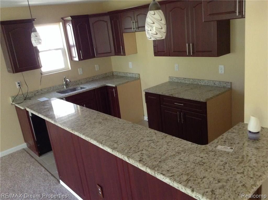 20437 Angling Street Livonia, MI 48152 - Photo 6 of 18