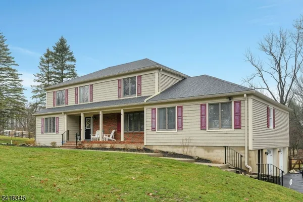 $1,099,000 | 3 Esther Court, Chester, NJ 07930