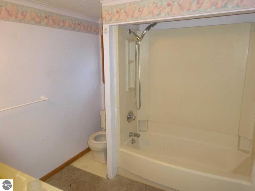 564 West Huron Road Omer, MI 48749 - Photo 7 of 9 1792417-6.JPG