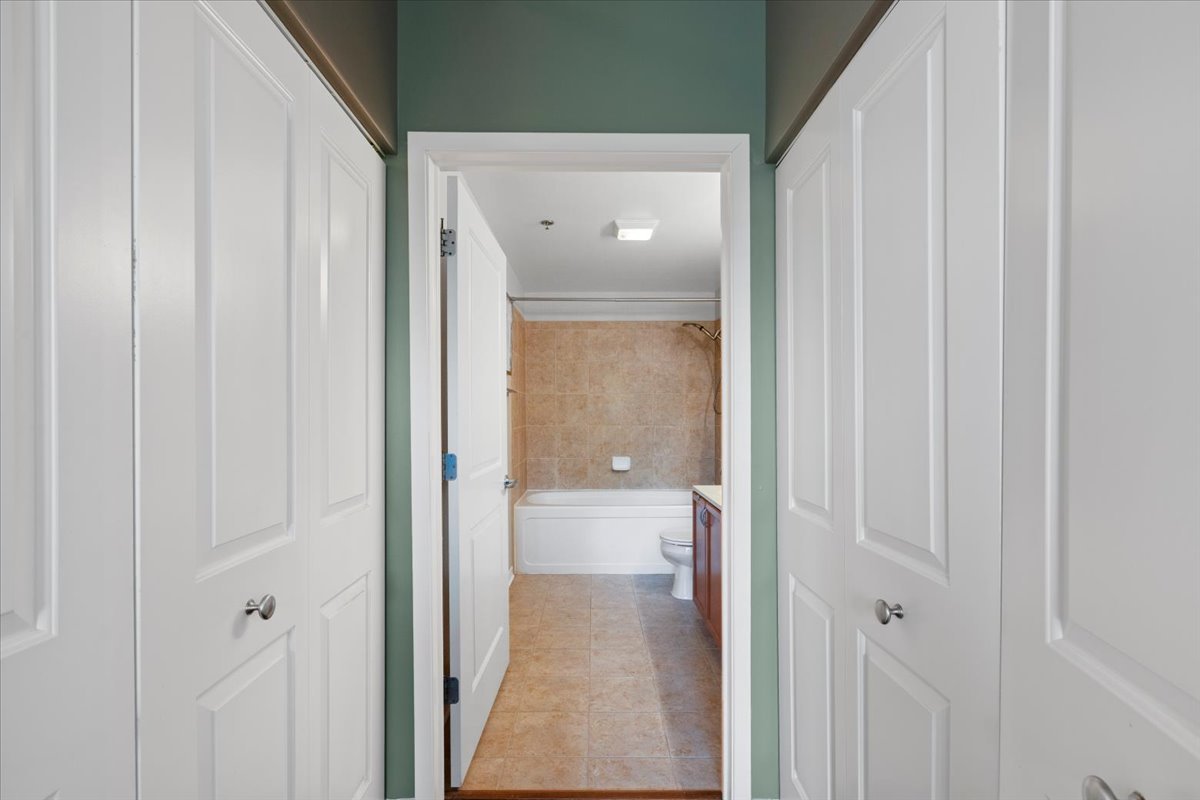 511 West Division Street, Unit 412 Chicago, IL 60610 - Photo 12 of 20