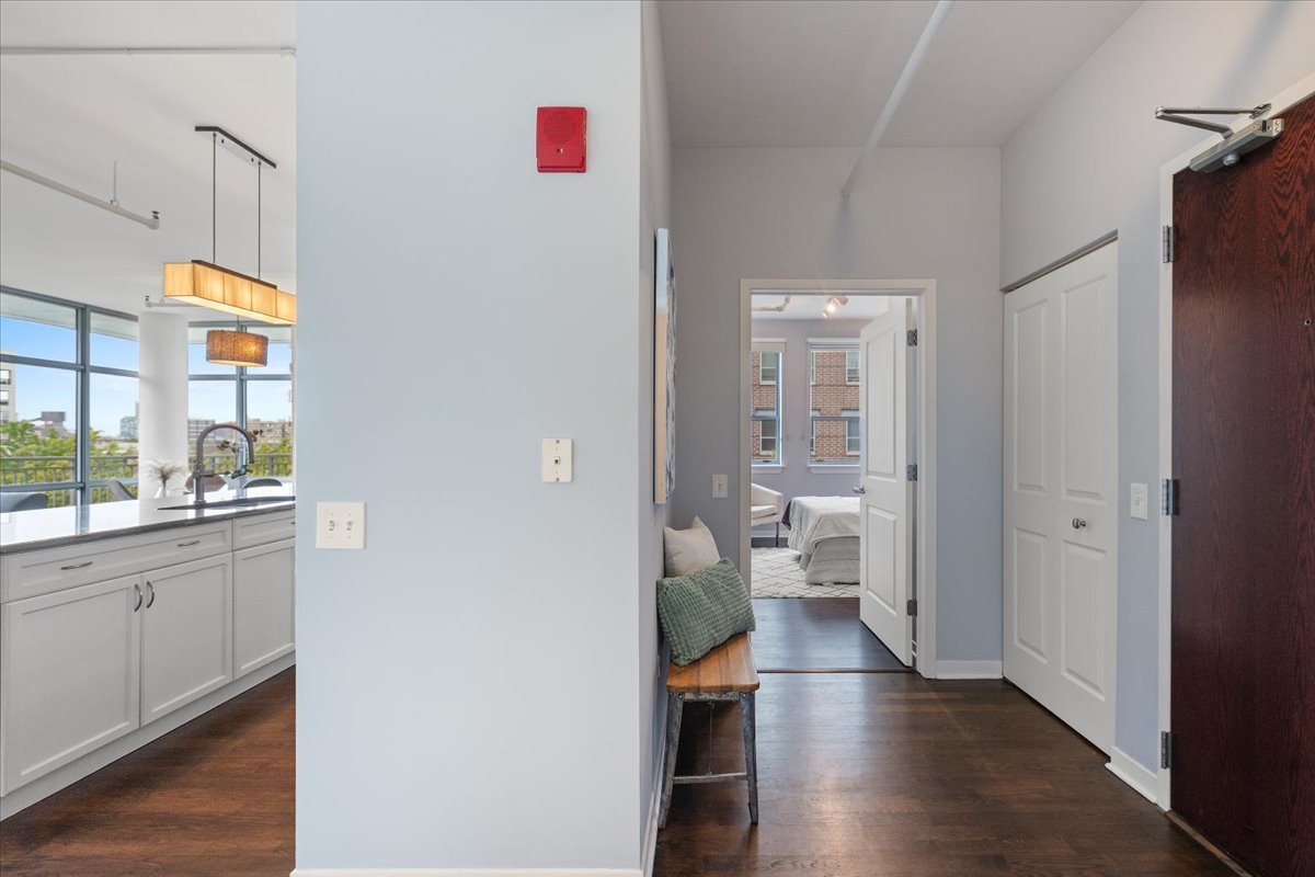511 West Division Street, Unit 412 Chicago, IL 60610 - Photo 15 of 20