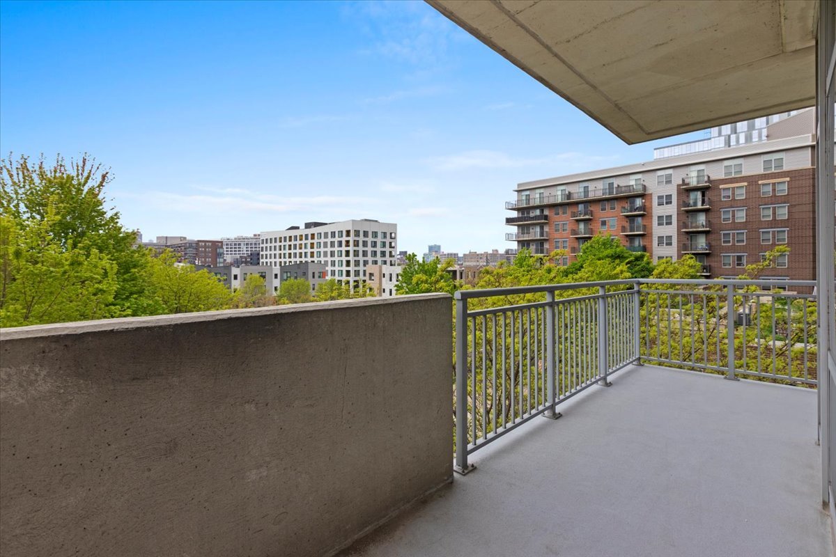 511 West Division Street, Unit 412 Chicago, IL 60610 - Photo 16 of 20