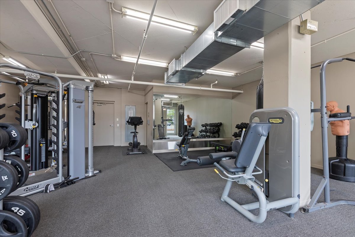 511 West Division Street, Unit 412 Chicago, IL 60610 - Photo 18 of 20