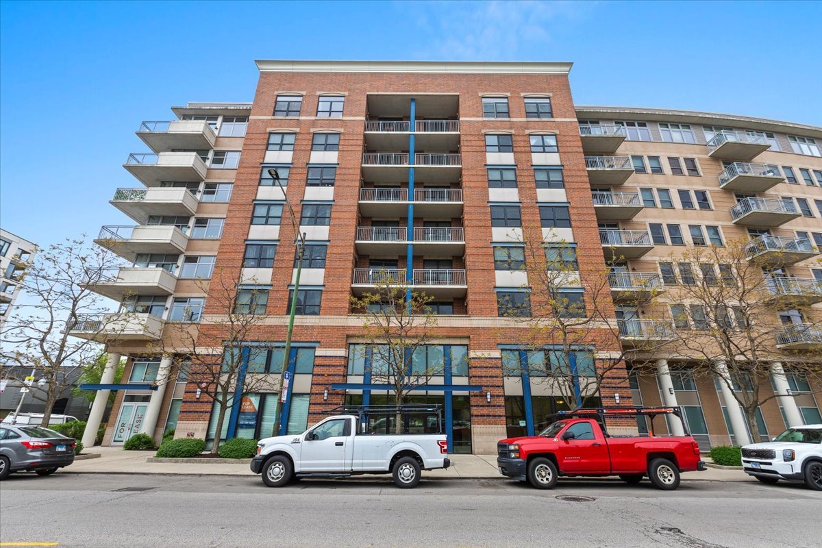 511 West Division Street, Unit 412 Chicago, IL 60610 - Photo 19 of 20