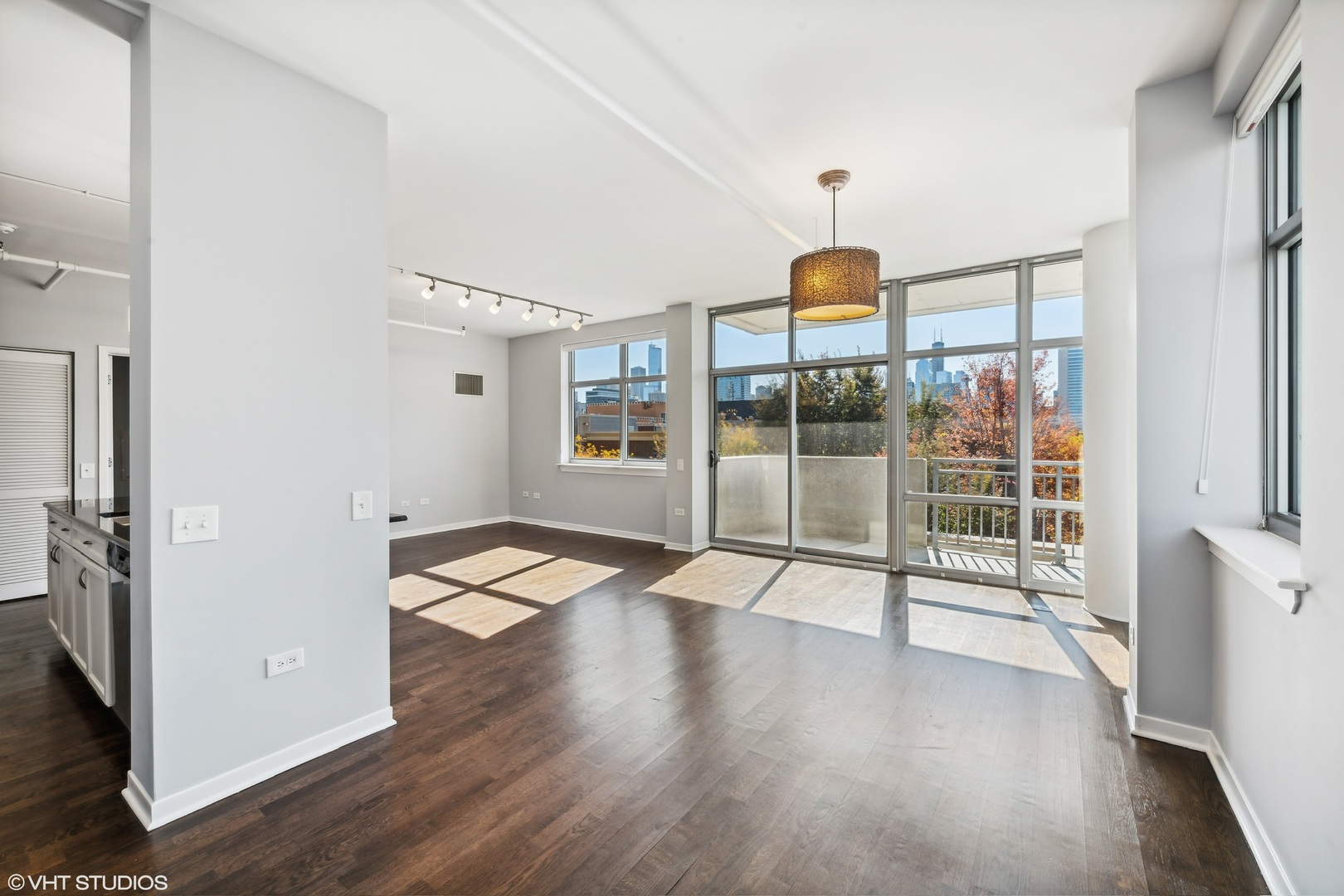 511 West Division Street, Unit 412 Chicago, IL 60610 - Photo 2 of 20