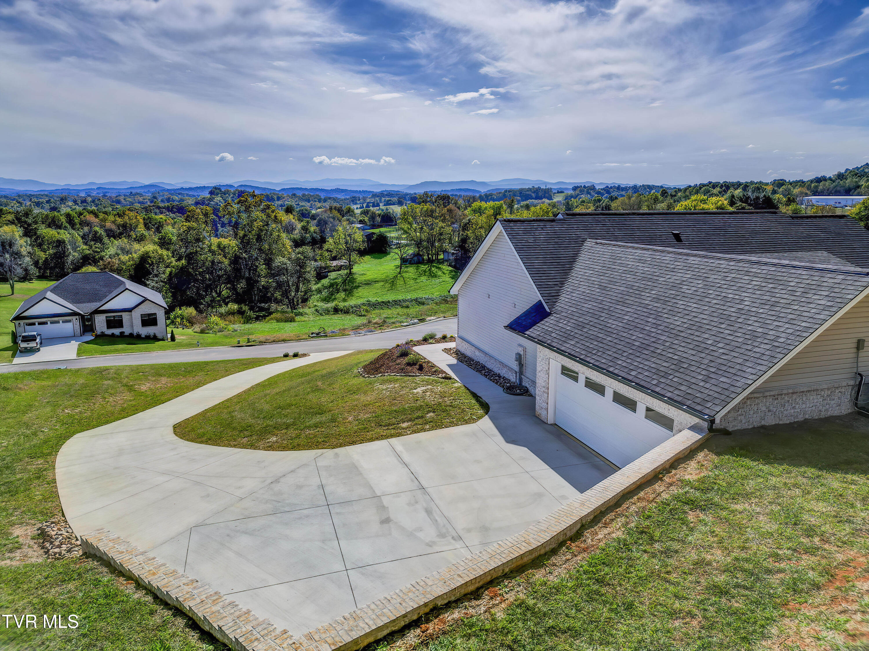 77 Sunset Road Johnson City, TN 37615 - Photo 11 of 40 77 Sunset (5)