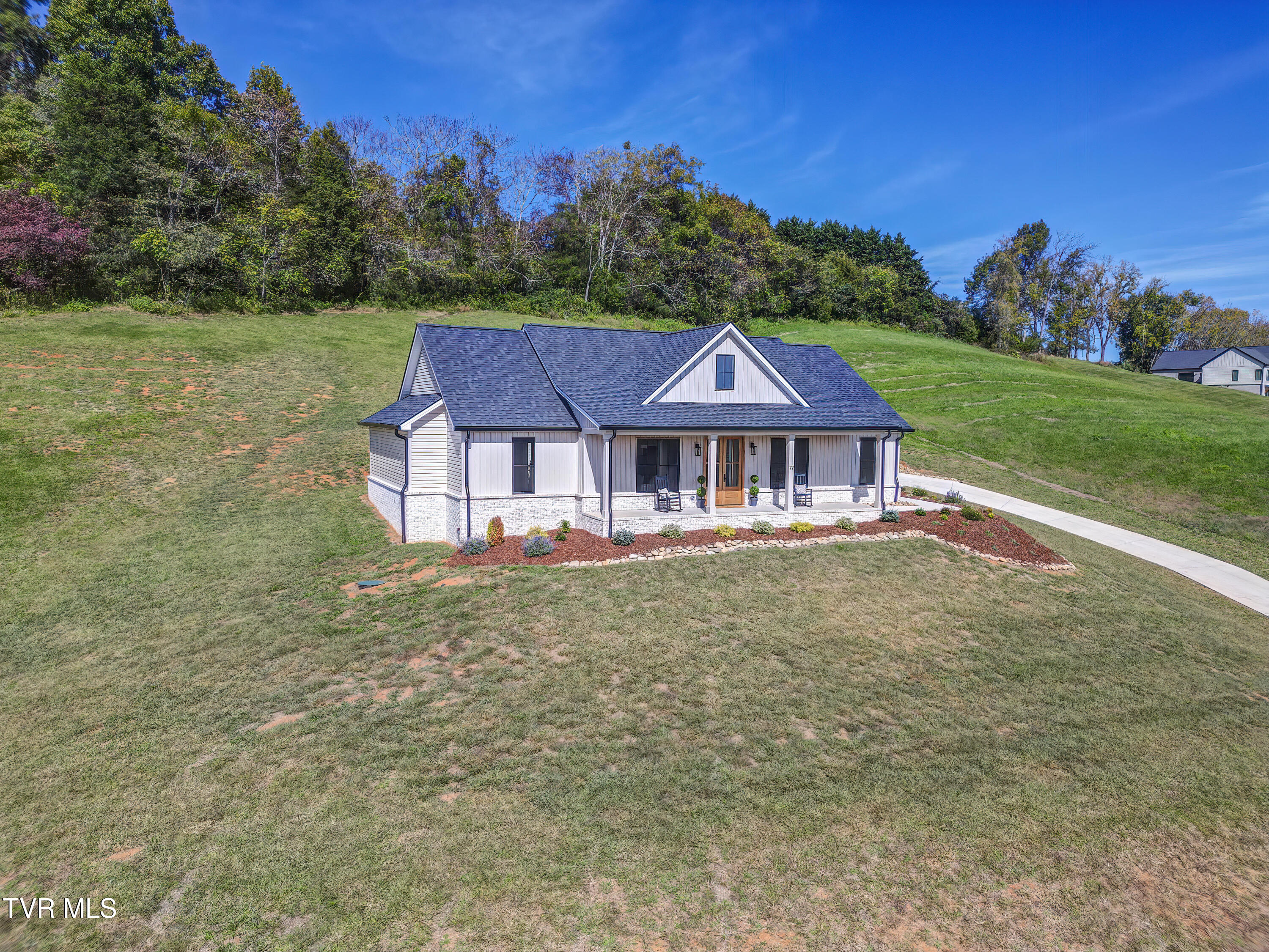 77 Sunset Road Johnson City, TN 37615 - Photo 3 of 40 77 Sunset (9)