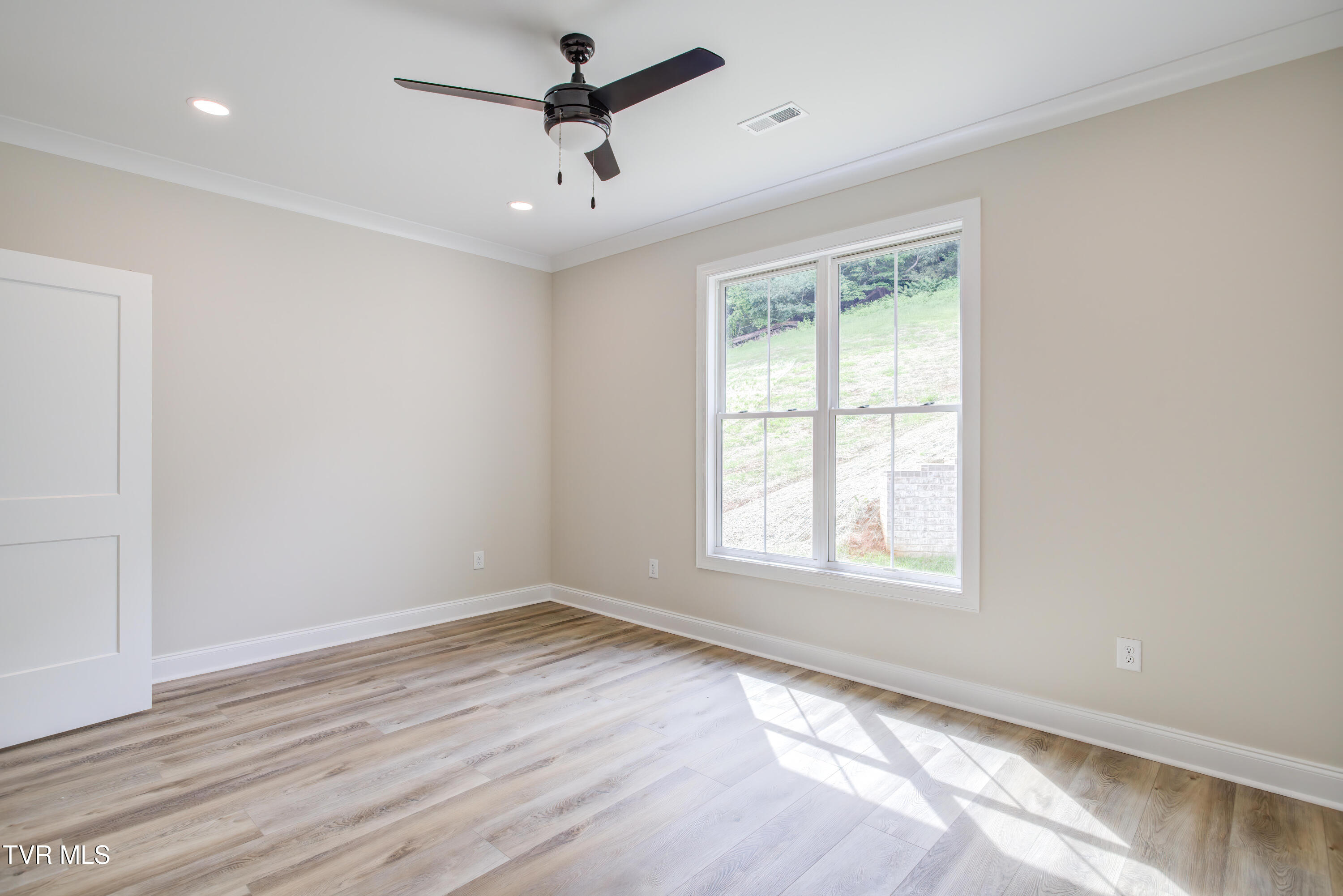 77 Sunset Road Johnson City, TN 37615 - Photo 31 of 40 77 Sunset Rd (26)