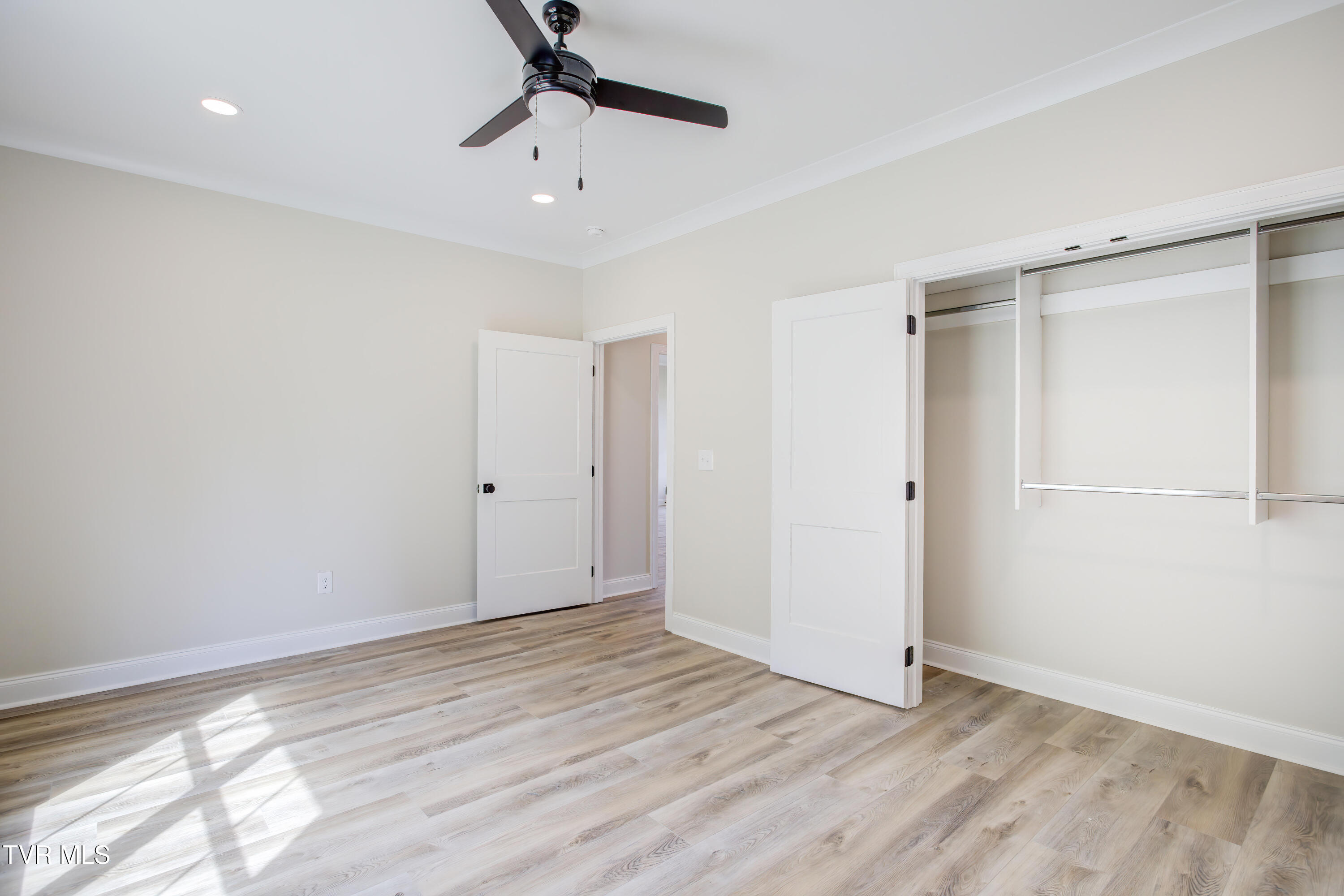 77 Sunset Road Johnson City, TN 37615 - Photo 32 of 40 77 Sunset Rd (27)