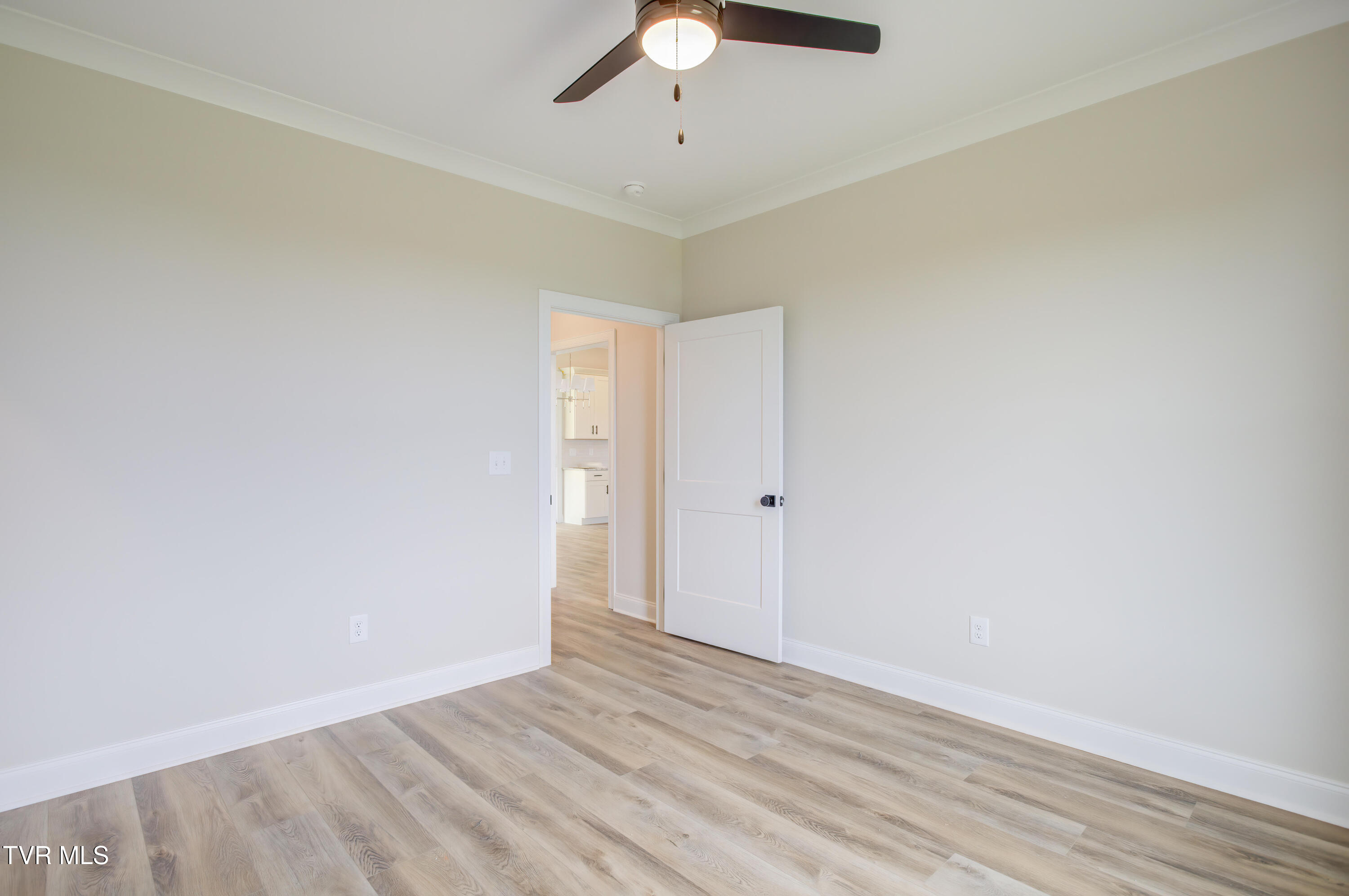 77 Sunset Road Johnson City, TN 37615 - Photo 37 of 40 77 Sunset Rd (29)