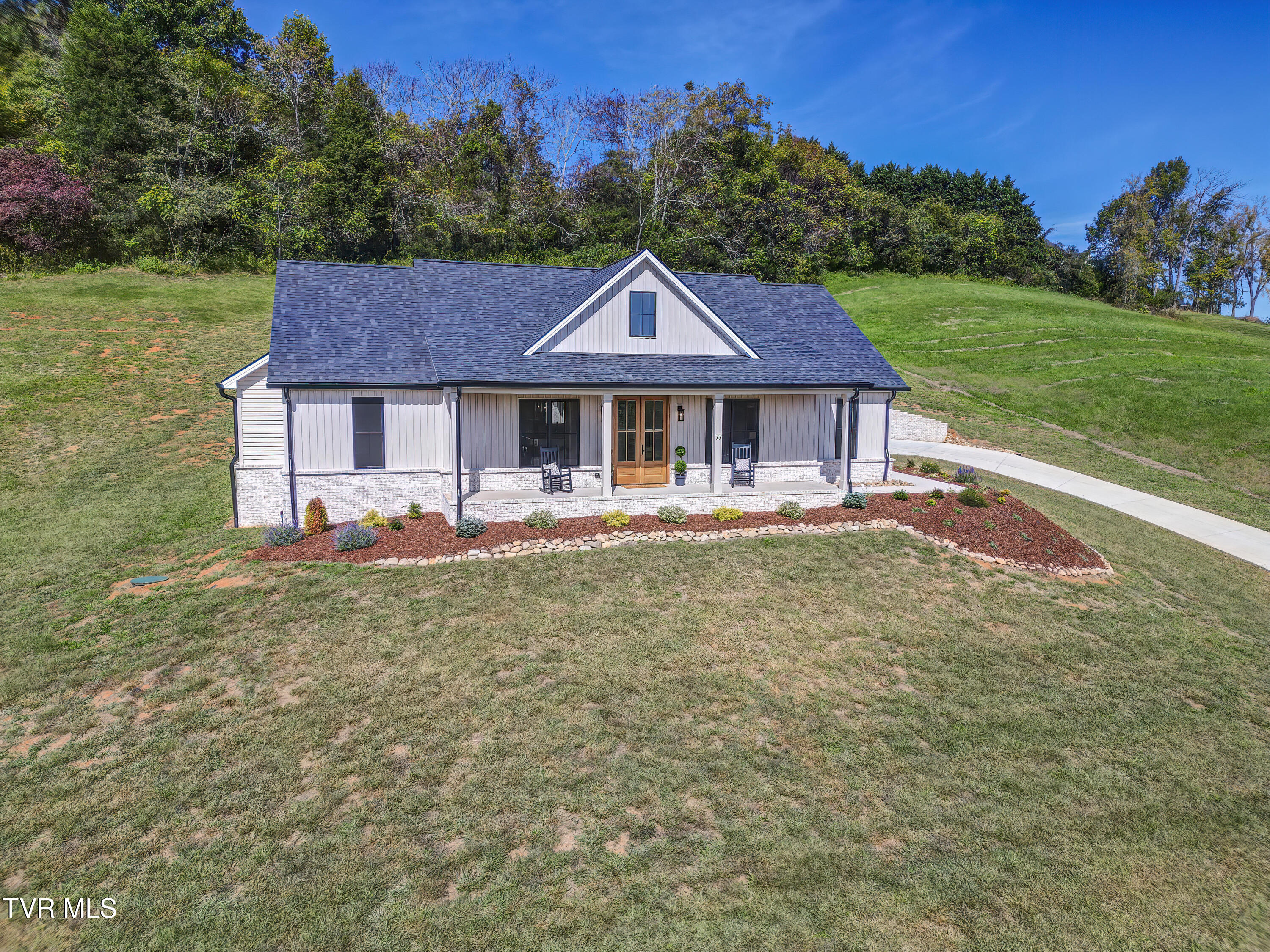 77 Sunset Road Johnson City, TN 37615 - Photo 4 of 40 77 Sunset (14)