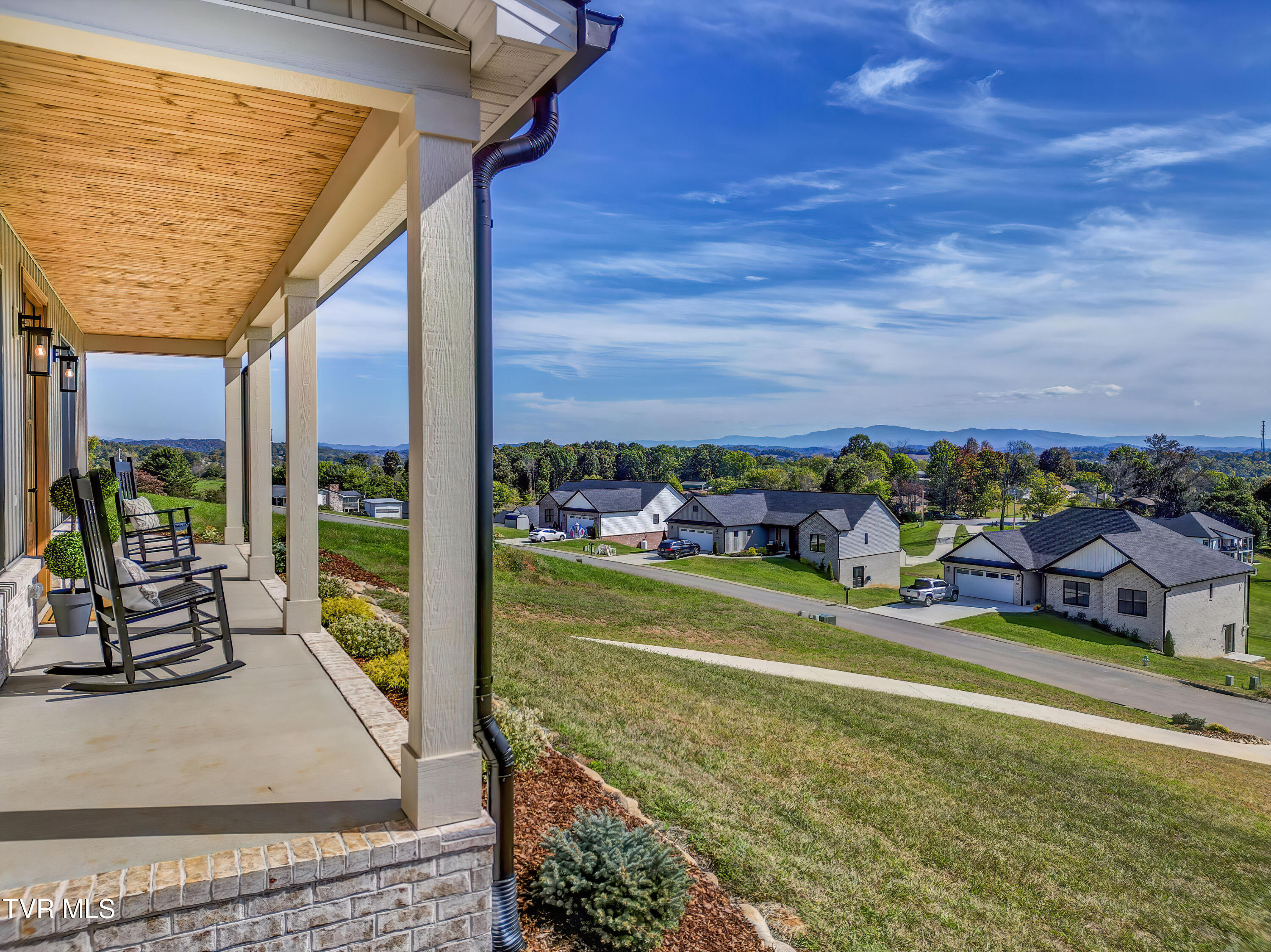 77 Sunset Road Johnson City, TN 37615 - Photo 7 of 40 77 Sunset (7)