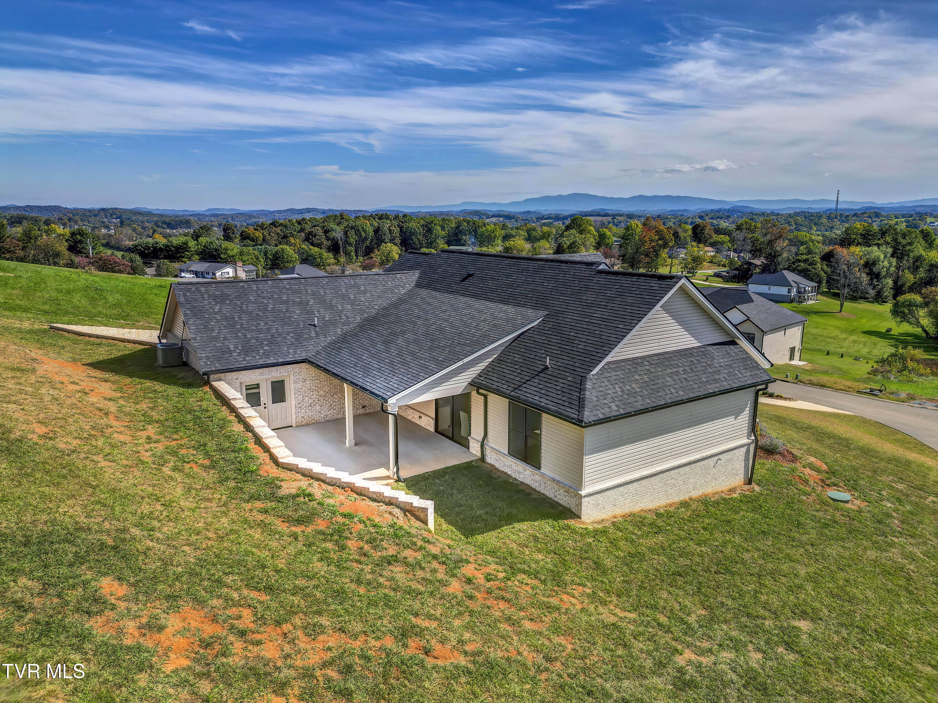 77 Sunset Road Johnson City, TN 37615 - Photo 10 of 40 77 Sunset (4)