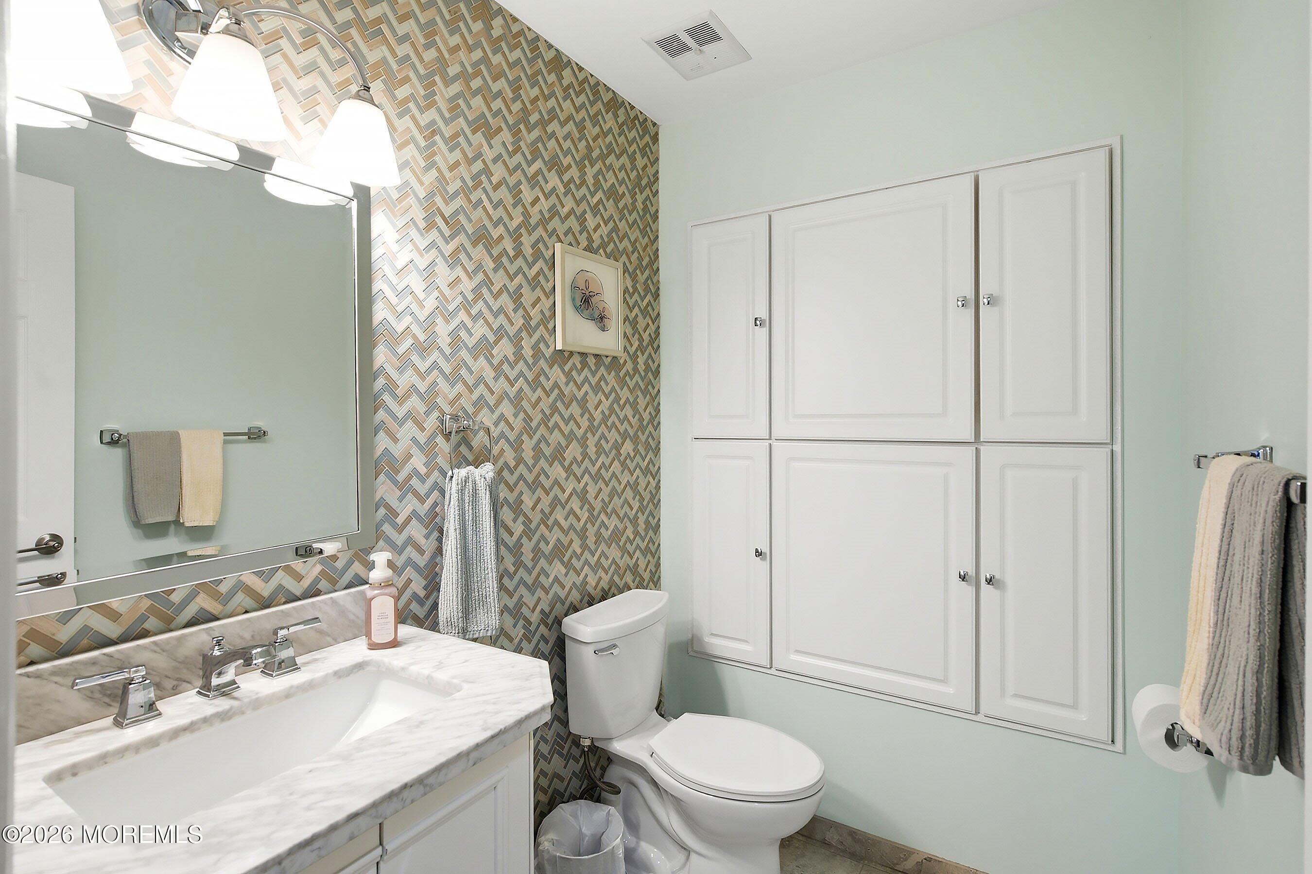 7 Cidermill Court Howell, NJ 07731 - Photo 11 of 34 11-Bath 1