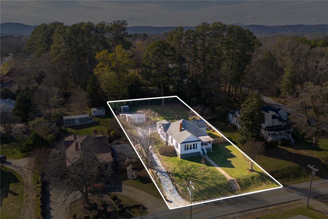 304 South Spring Street Walhalla, SC 29691 - Photo 5 of 48