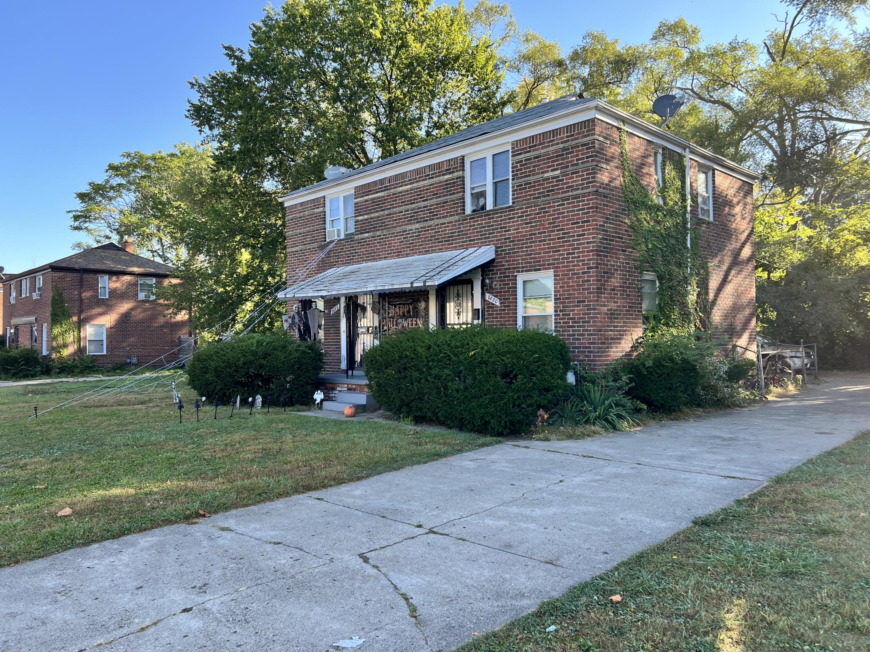 8880 Rutherford Street Detroit, MI 48228 - Photo 2 of 31 IMG_0663