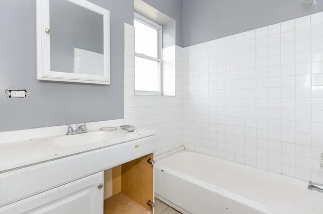 $509,900 | 3852 West Gladys Avenue, Chicago, IL 60624