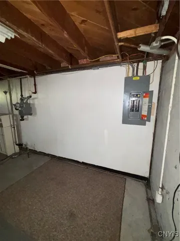 $189,000 | 308 Kenwick Drive, Syracuse, NY 13208