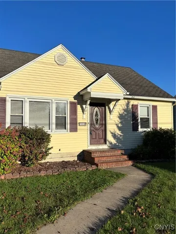 $189,000 | 308 Kenwick Drive, Syracuse, NY 13208