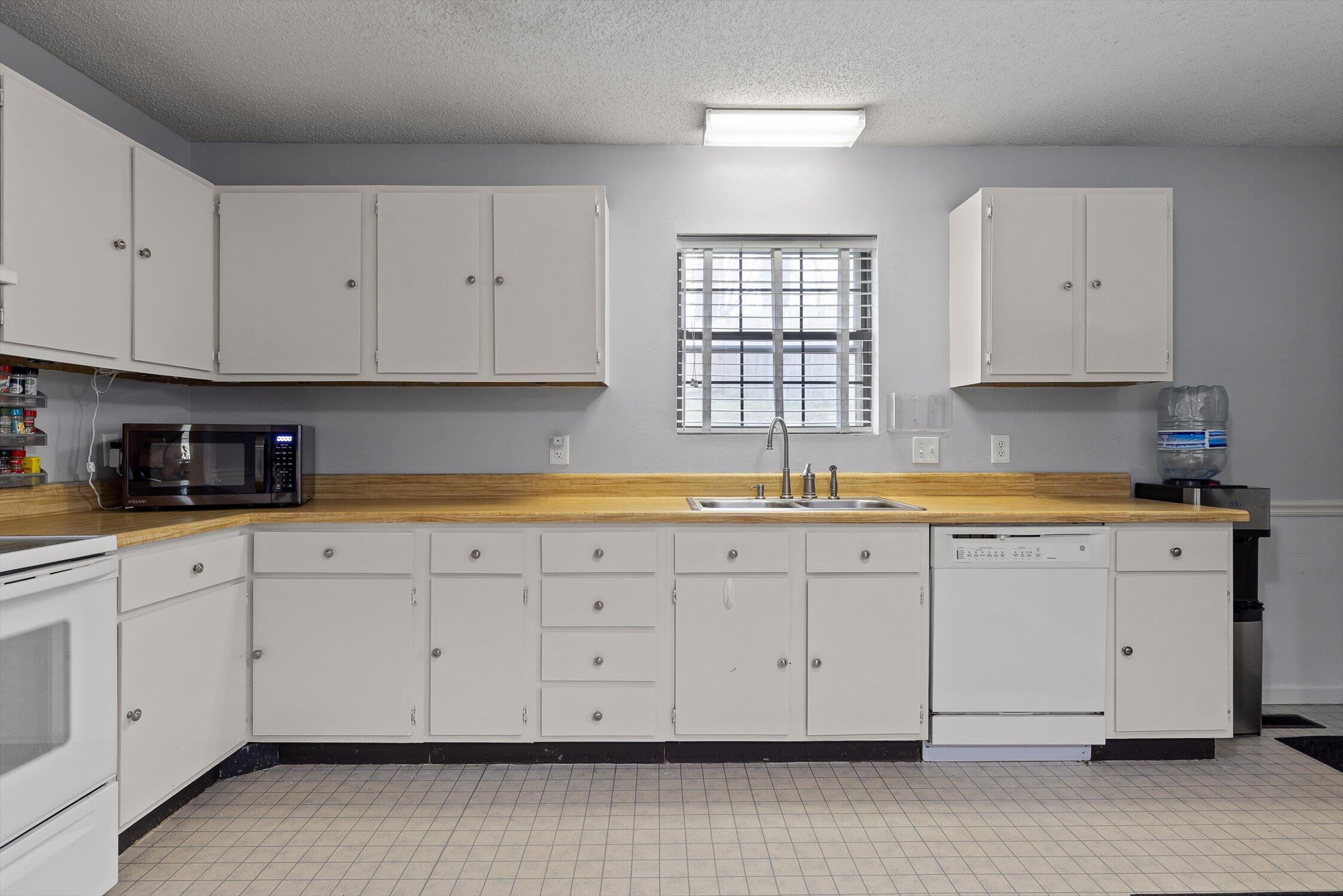 996 Hurricane Creek Road Chattanooga, TN 37421 - Photo 11 of 29 Kitchen