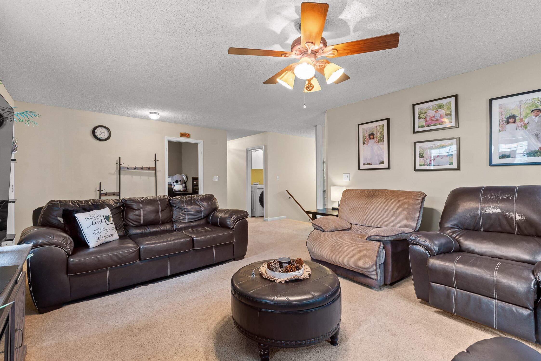 996 Hurricane Creek Road Chattanooga, TN 37421 - Photo 5 of 29 Living Room