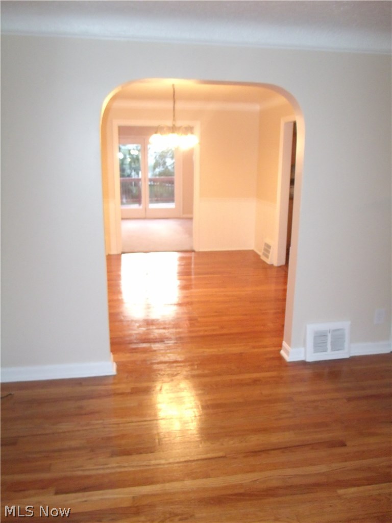 1144 Pennfield Road Cleveland, OH 44121 - Photo 22 of 35