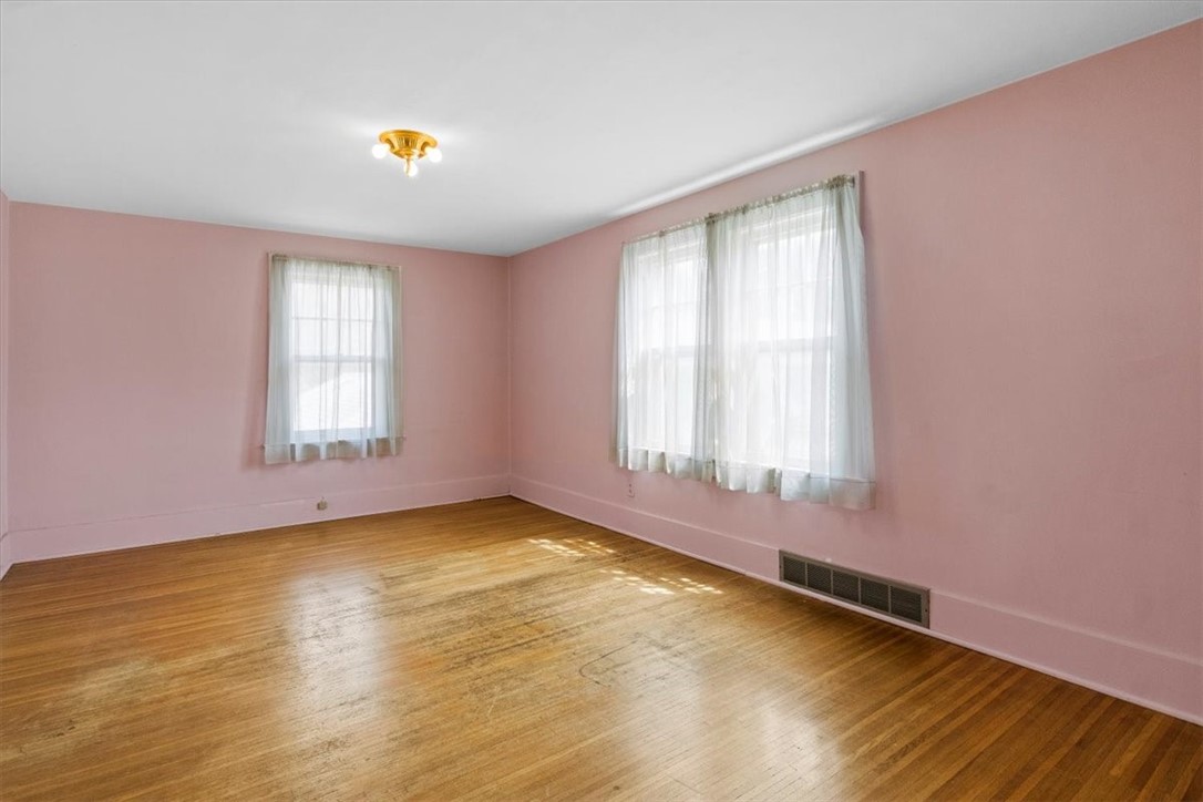 582 Rocket Street Rochester, NY 14609 - Photo 21 of 27