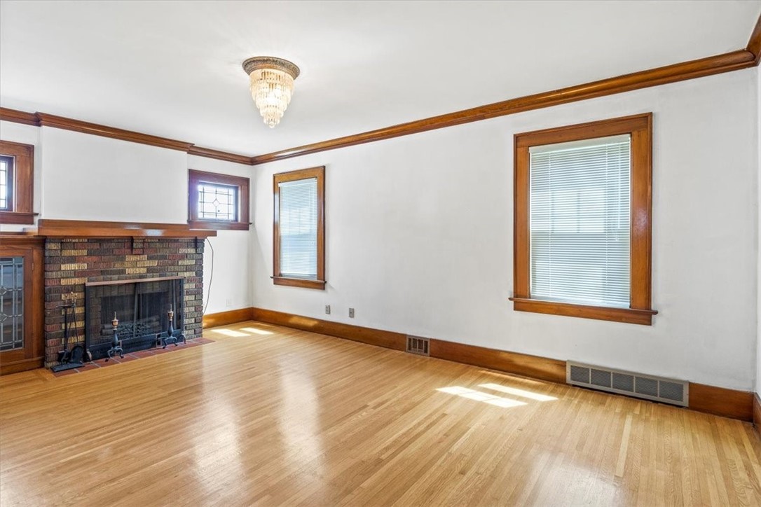 582 Rocket Street Rochester, NY 14609 - Photo 6 of 27