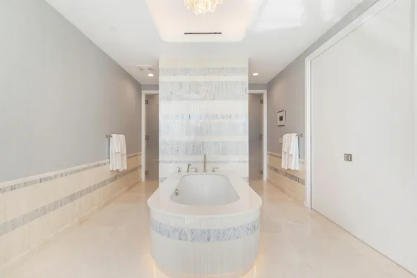 $95,000 | 1333 South Flagler Drive, Unit 1502, West Palm Beach, FL 33401