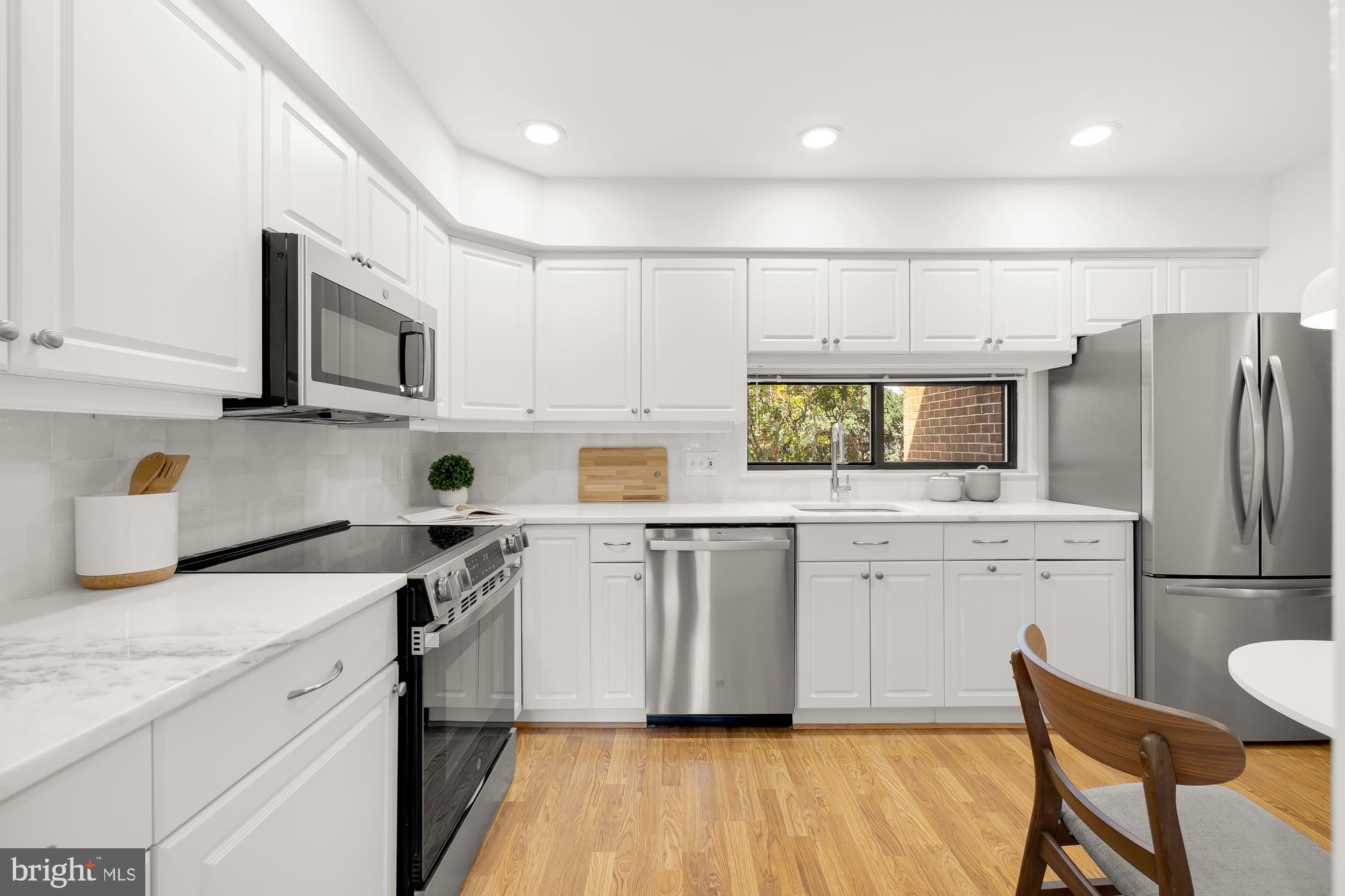 11713 Indian Ridge Road Reston, VA 20191 - Photo 14 of 54