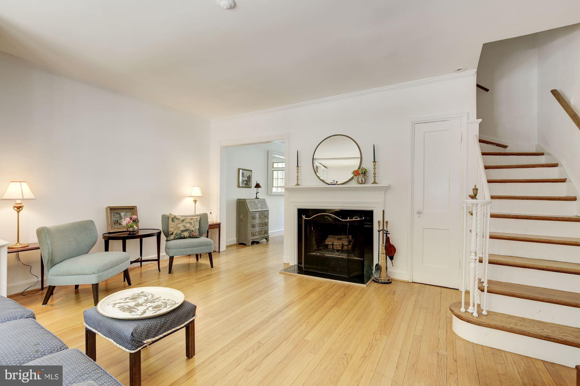 4420 Reservoir Road Northwest Washington, DC 20007 - Photo 2 of 37 Living Room