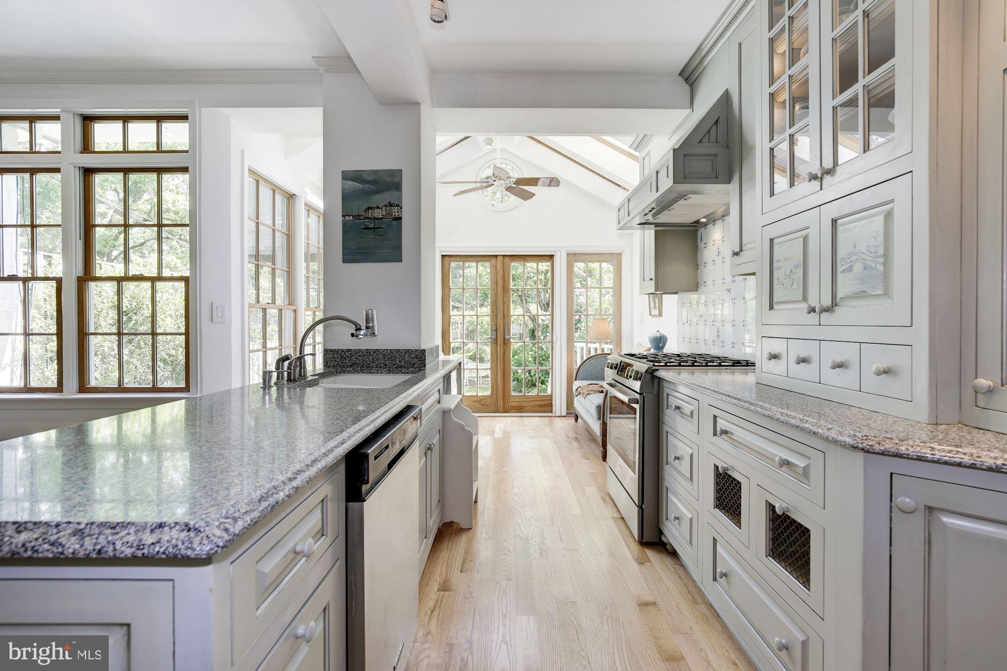 4420 Reservoir Road Northwest Washington, DC 20007 - Photo 11 of 37 Kitchen