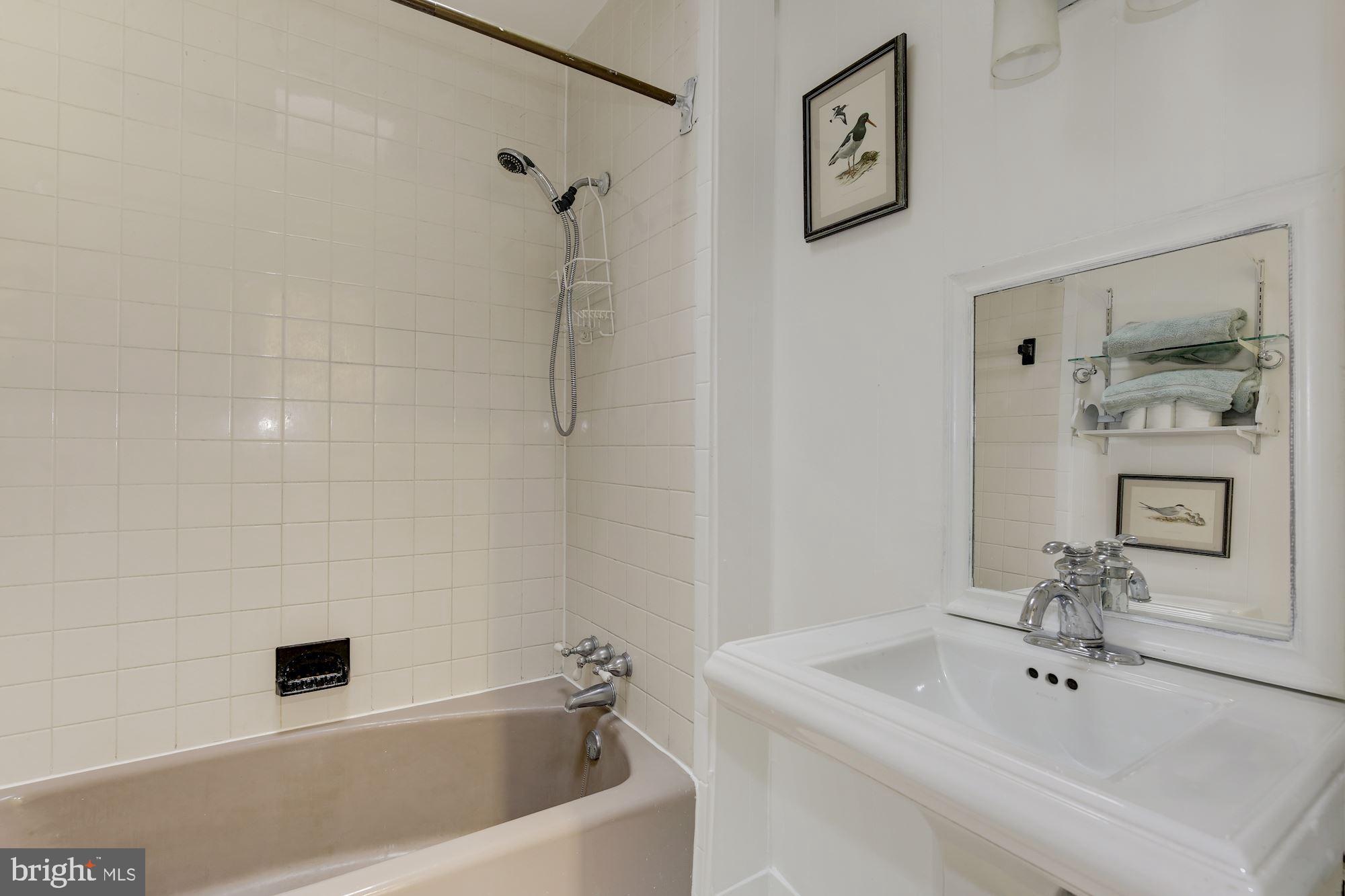 4420 Reservoir Road Northwest Washington, DC 20007 - Photo 18 of 37 Upstairs Bathroom