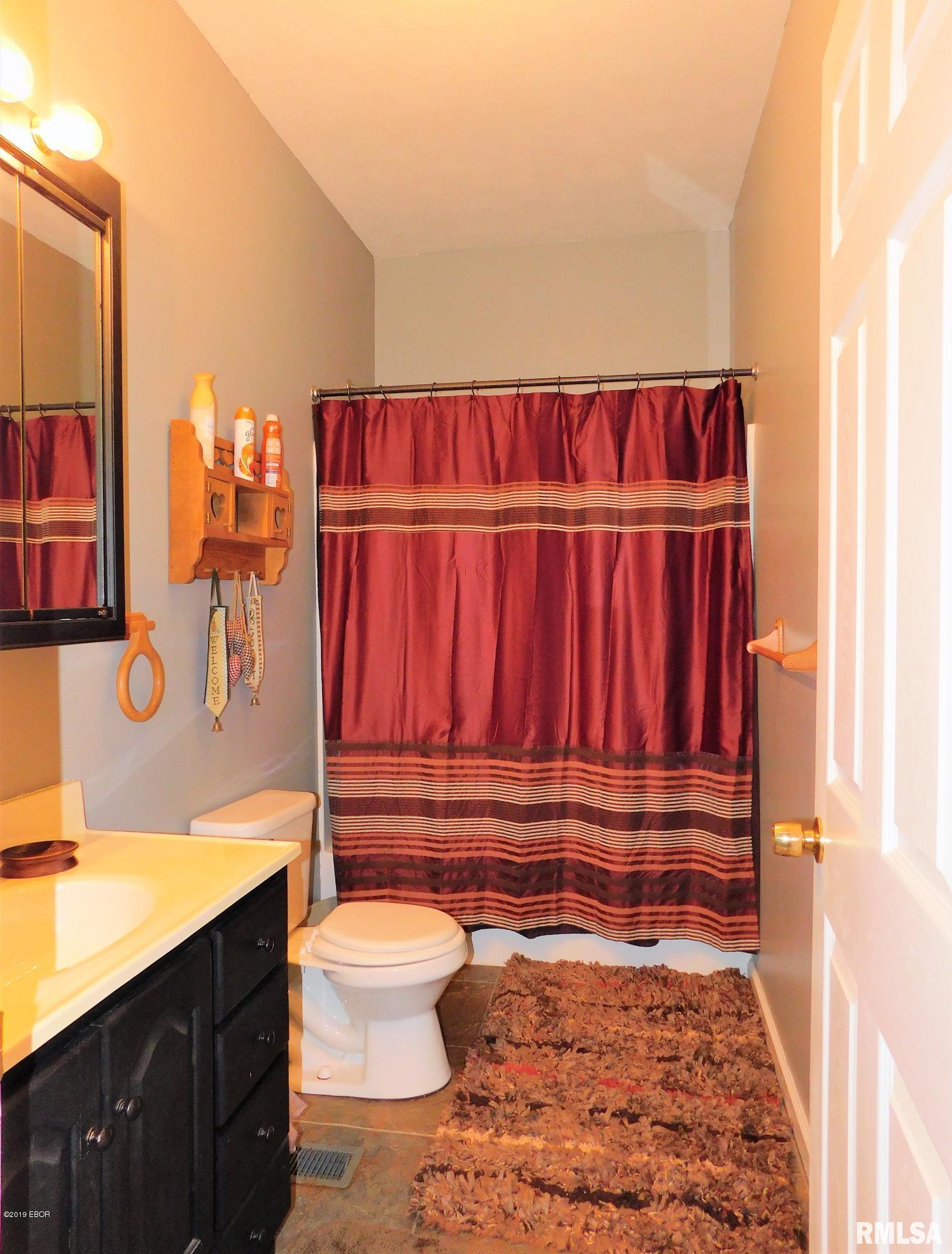 17876 Parrish Road West Frankfort, IL 62896 - Photo 20 of 24 Gallery Image 20