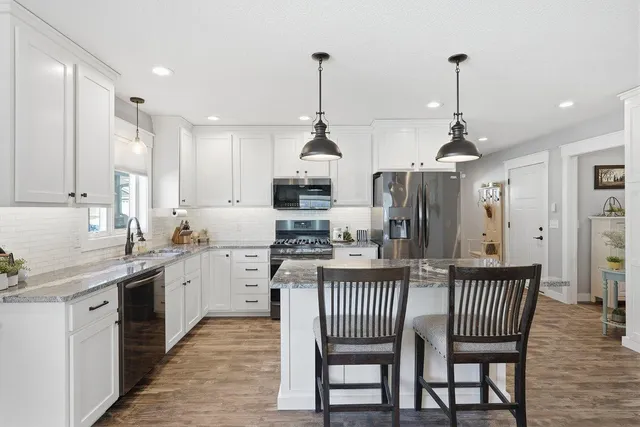 $425,000 | 3509 Cambridge Place, River Falls, WI 54022