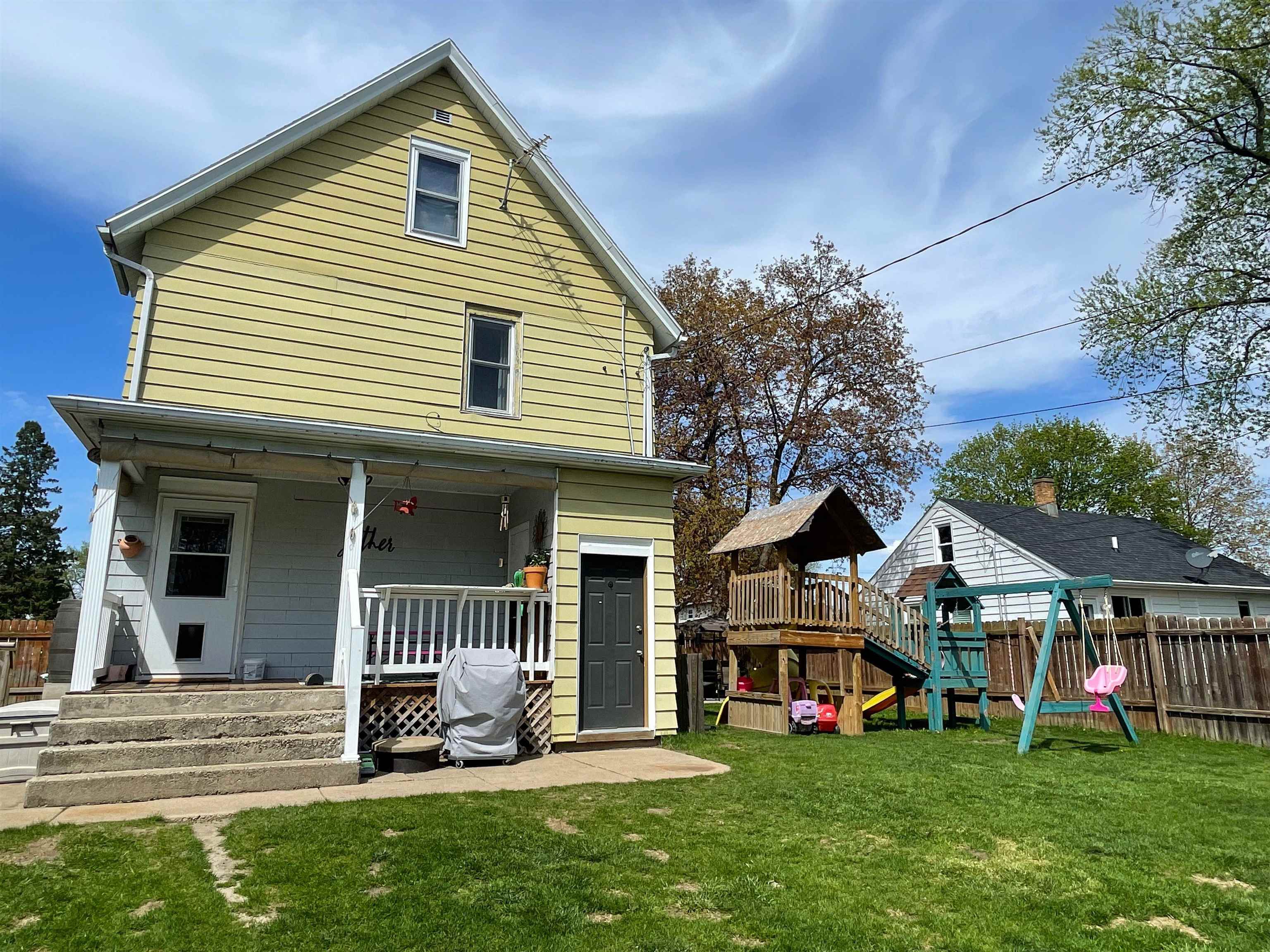 408 7th Street Baraboo, WI 53913 - Photo 25 of 32