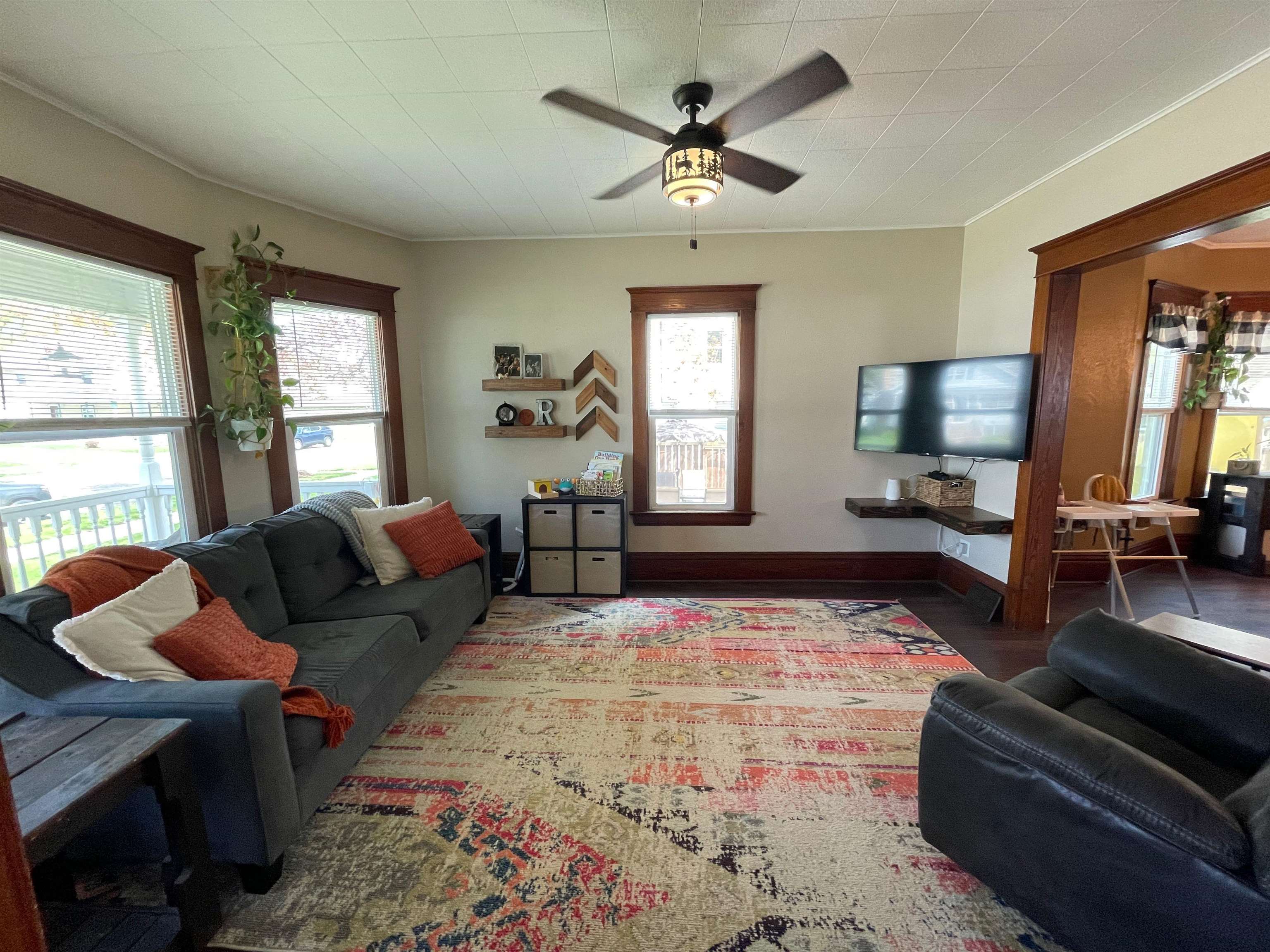 408 7th Street Baraboo, WI 53913 - Photo 3 of 32