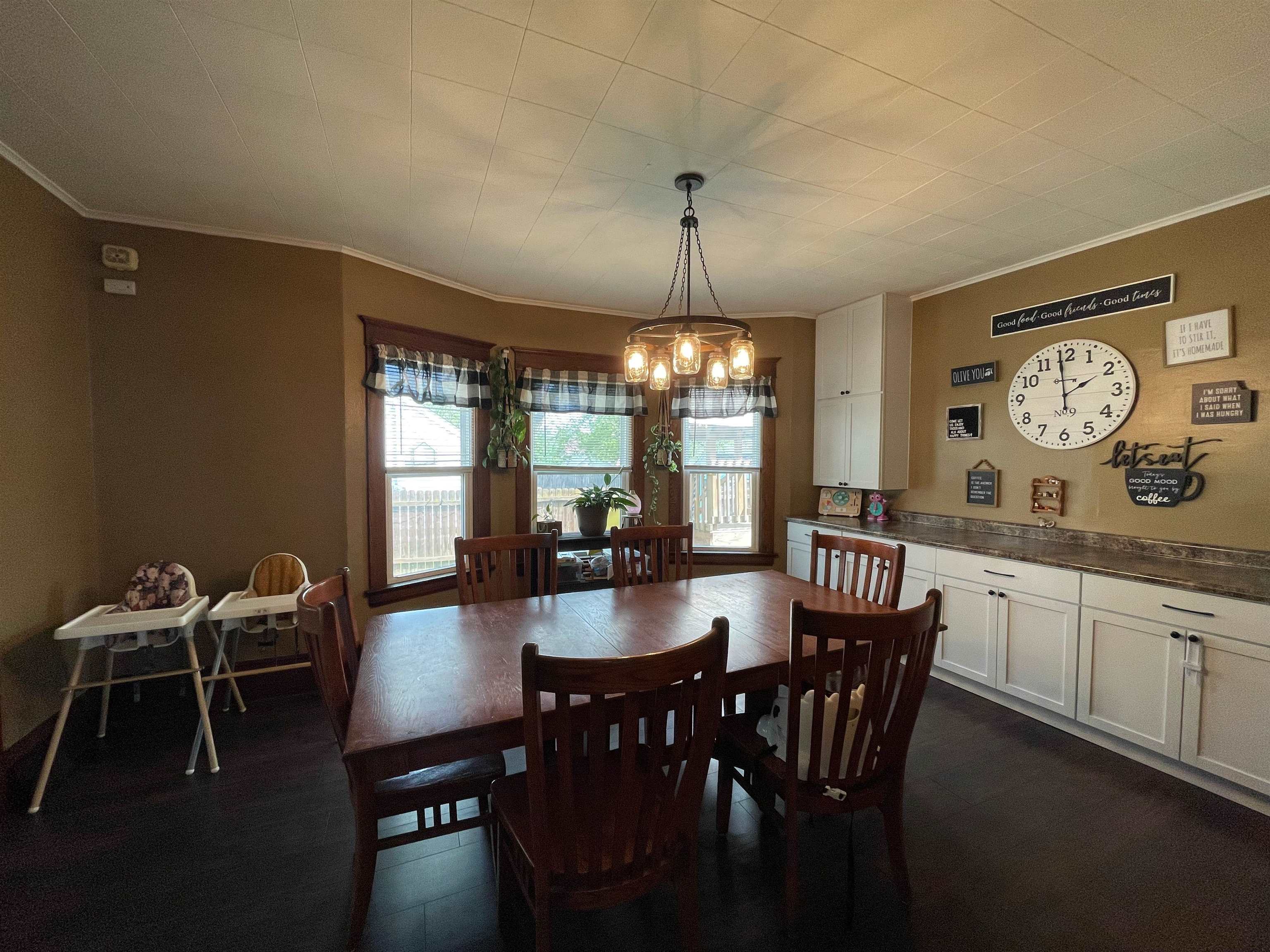 408 7th Street Baraboo, WI 53913 - Photo 6 of 32