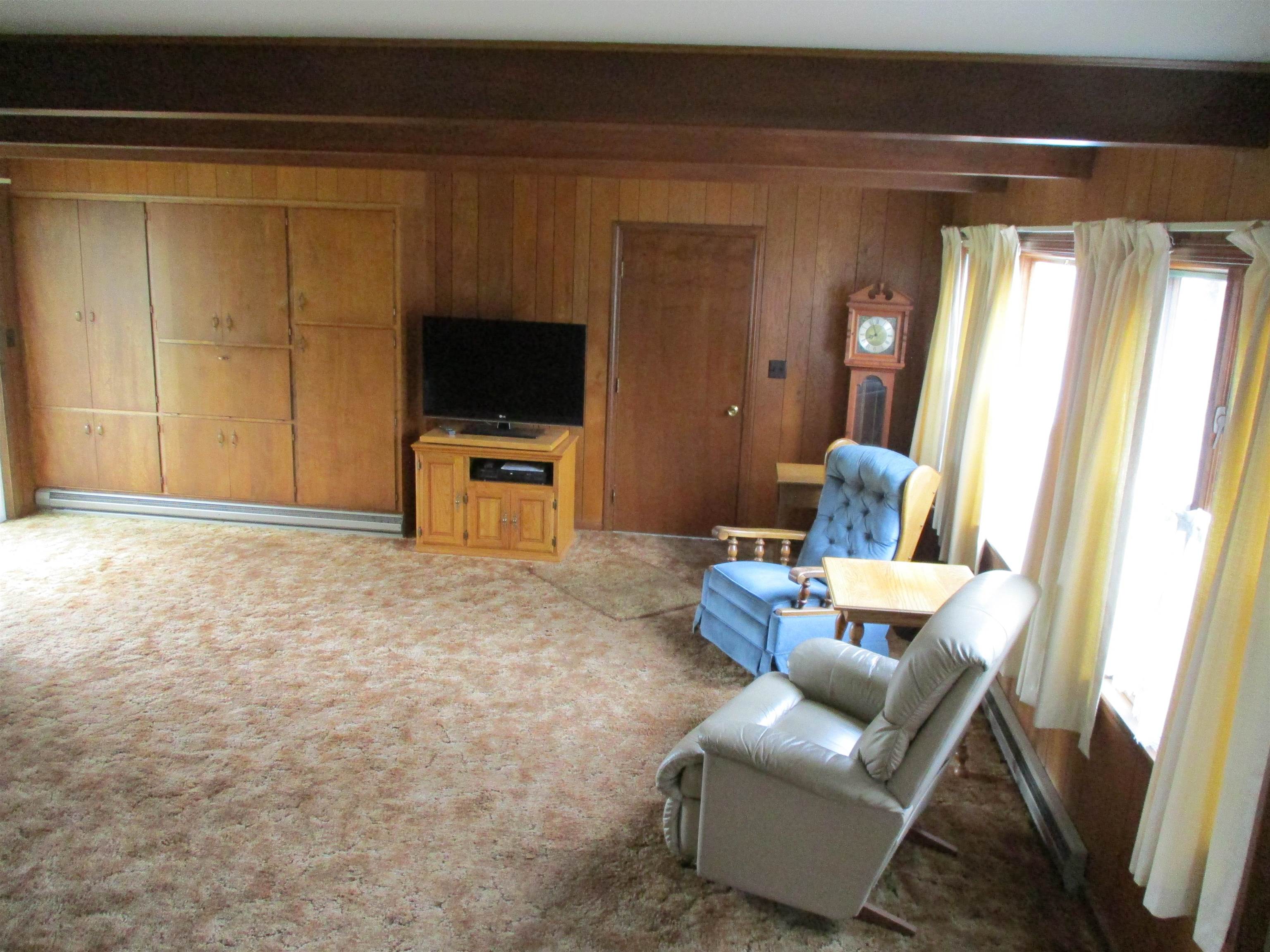 11191 Lansing Road Durand, MI 48429 - Photo 19 of 51 50104972-18.JPG