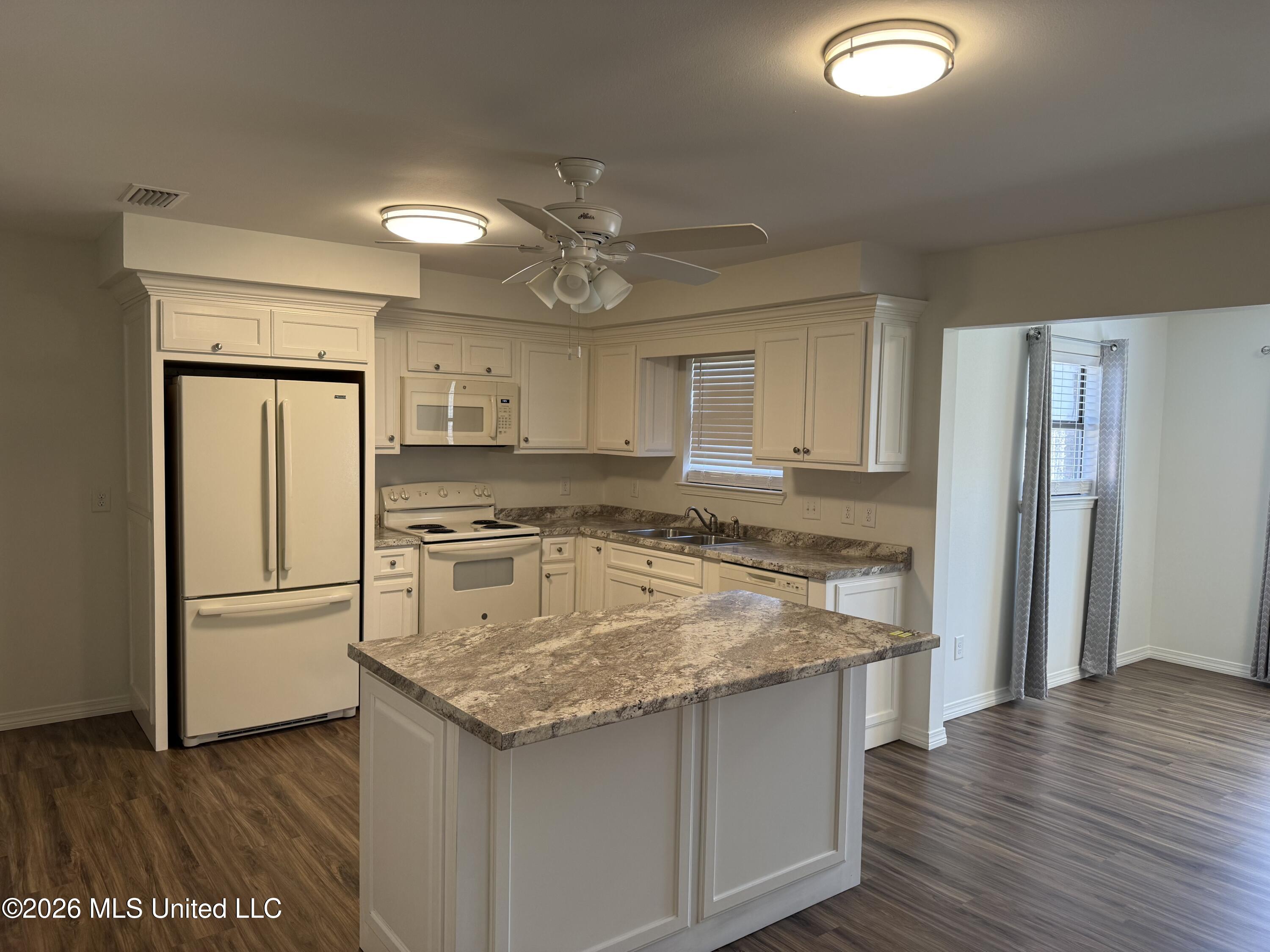 9504 Kimberly Circle Moss Point, MS 39562 - Photo 15 of 35 IMG_2432