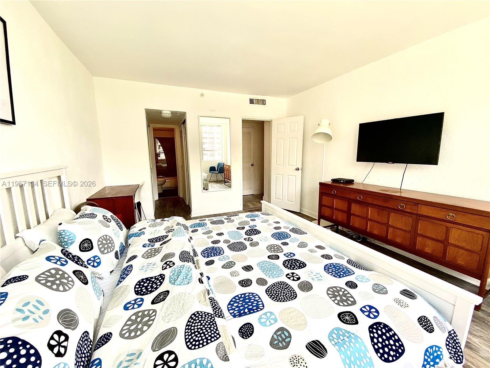 1500 Bay Road, Unit 862S Miami Beach, FL 33139 - Photo 20 of 30