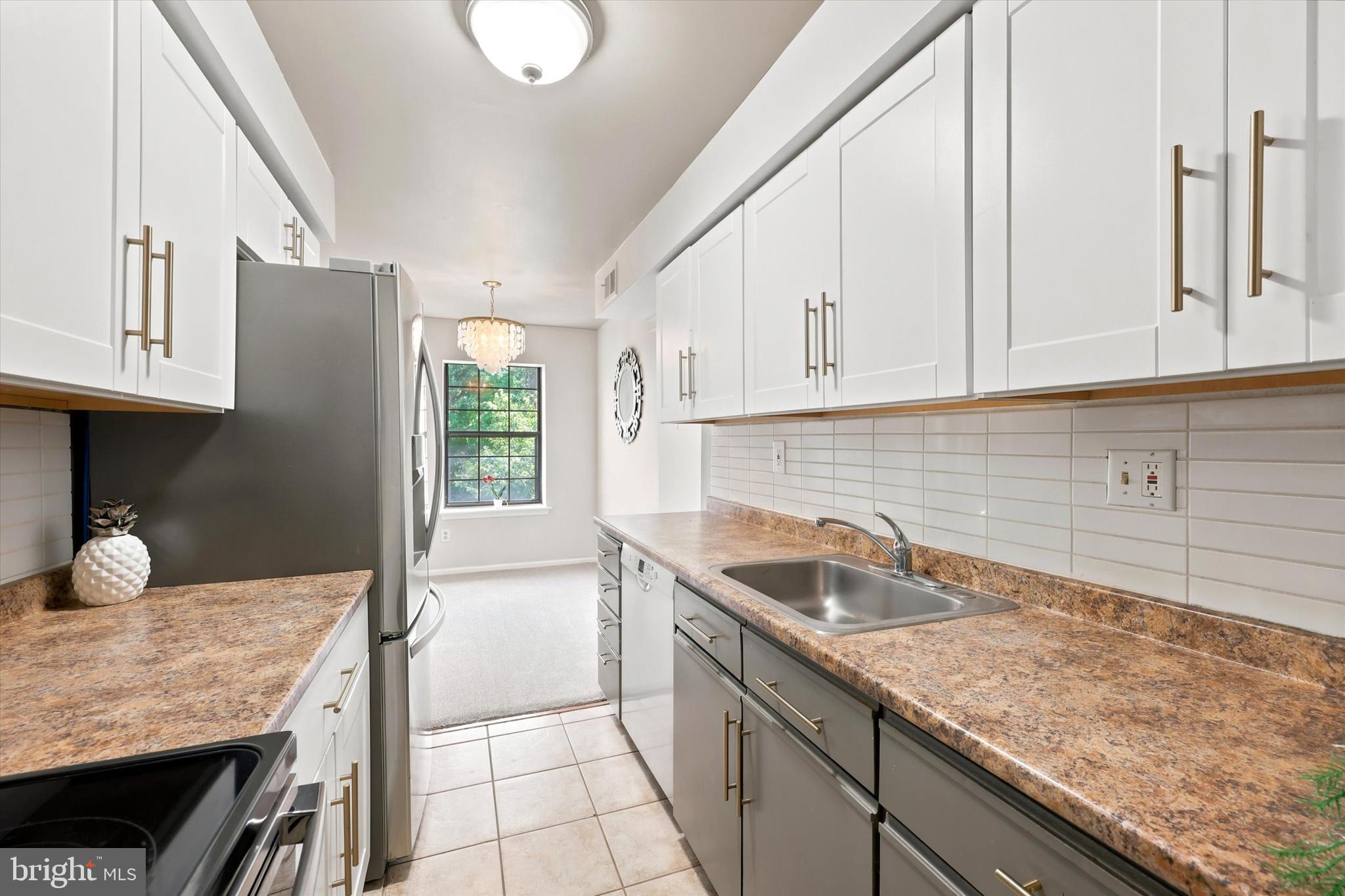 332 Washington Place, Unit 32 Chesterbrook, PA 19087 - Photo 5 of 25