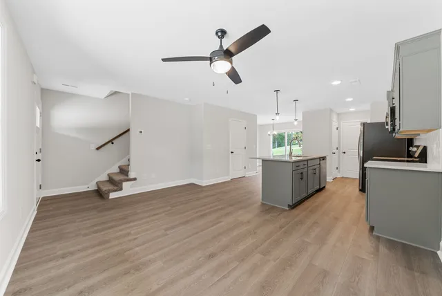 $1,250 | 112 Colson Road, Dover, TN 37058