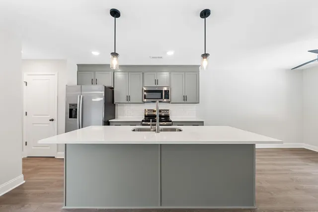 $1,250 | 112 Colson Road, Dover, TN 37058