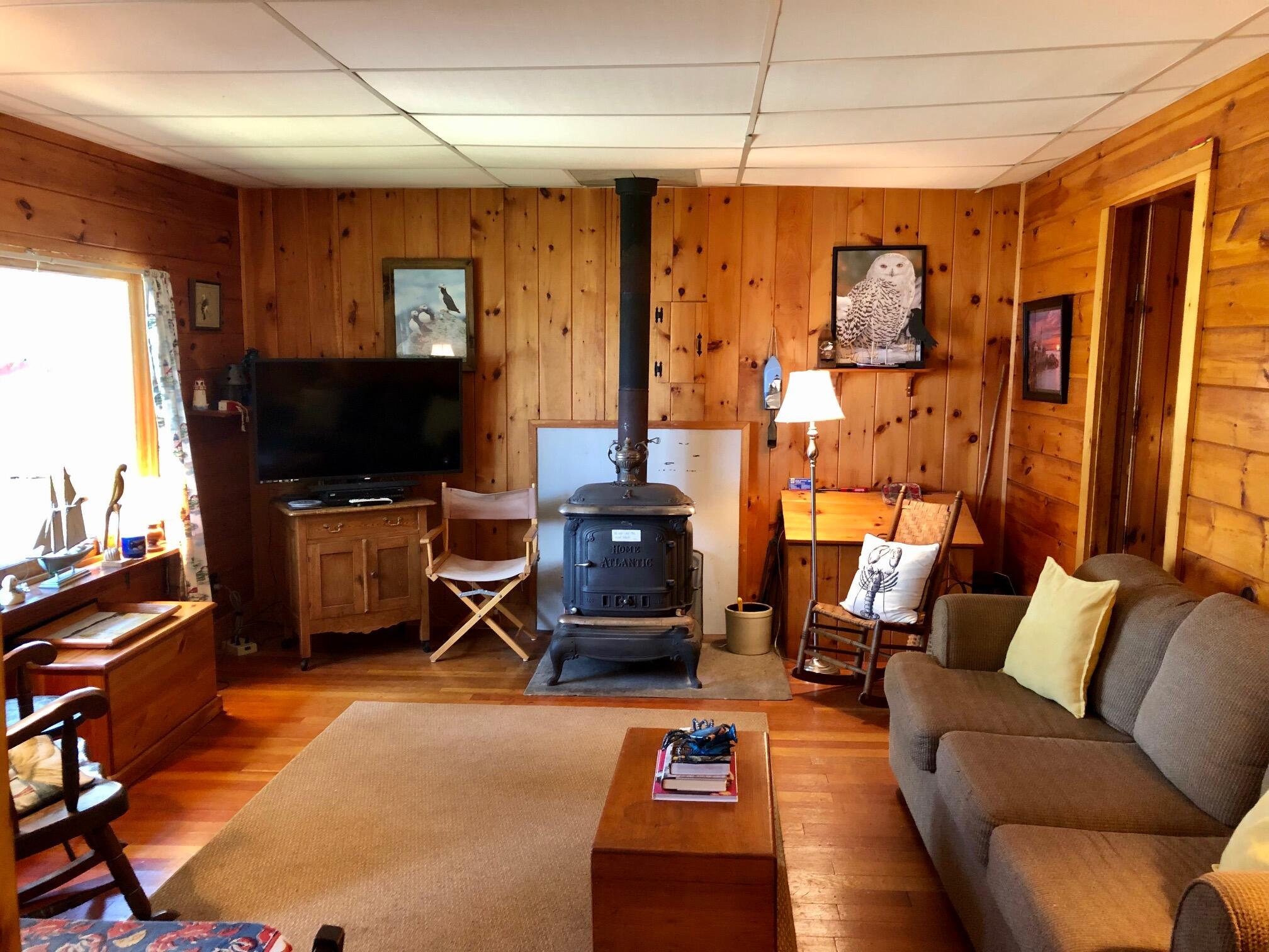27-32 Petit Point Milbridge, ME 04658 - Photo 11 of 35 8_living_room
