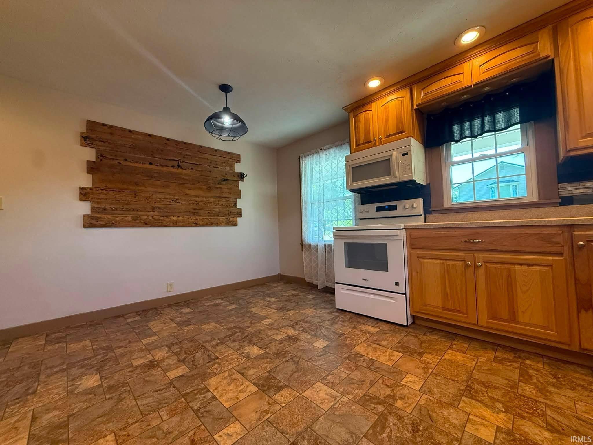 204 State Street Oaktown, IN 47561 - Photo 10 of 37