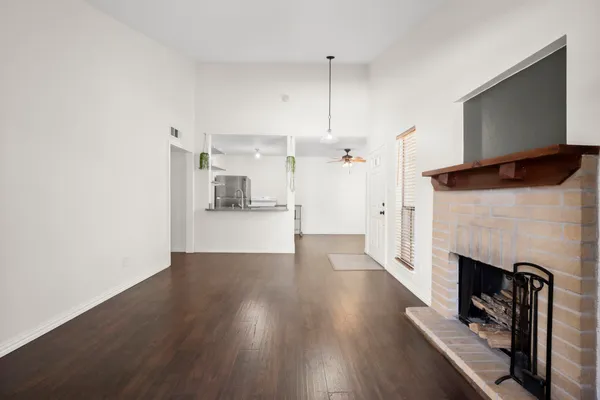 $1,250 | 3500 Tangle Brush Drive, Unit 20, The Woodlands, TX 77381